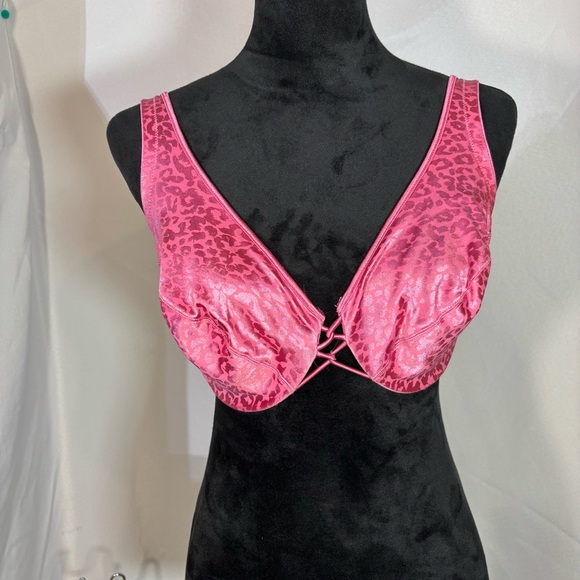 2/$30 Lily of France Women’s Pink Satin Cheetah Print Underwire Bra 36DD - Picture 1 of 5